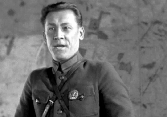 Александр Хвыля в фильме «Иван» (1932)