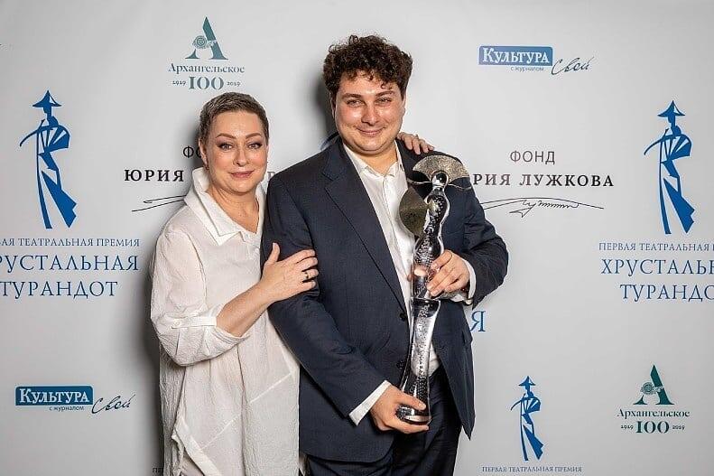 «Не быть содержанкой»: почему Мария Аронова воспитывает единственную дочь вопреки собственной семейной модели
