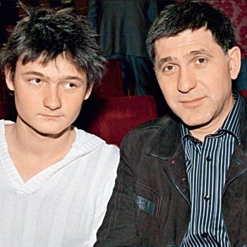 Глеб Пускепалис прославился раньше отца — и посвятил ему свой режиссёрский дебют