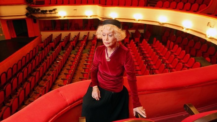 «Уберите её со сцены»: почему 89-летняя Светлана Немоляева остаётся верна театру вопреки критике
