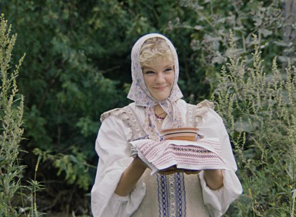 Александра Захарова в фильме «Формула любви»
