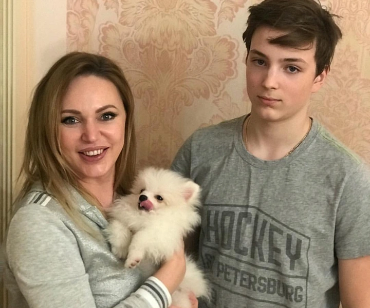 Сын Довлатовой Павел с детства занимается хоккеем