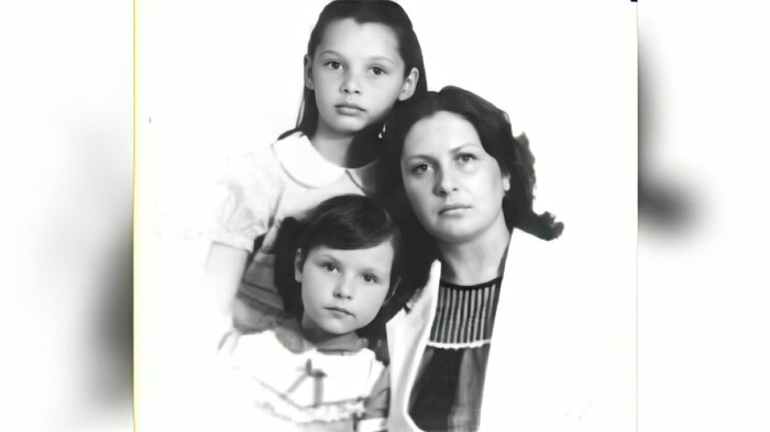 Наталия Антонова с мамой и сестрой Светланой