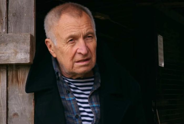 От «Служебного романа» до «Вампиров средней полосы»: звёзды советского кино в 8 современных сериалах