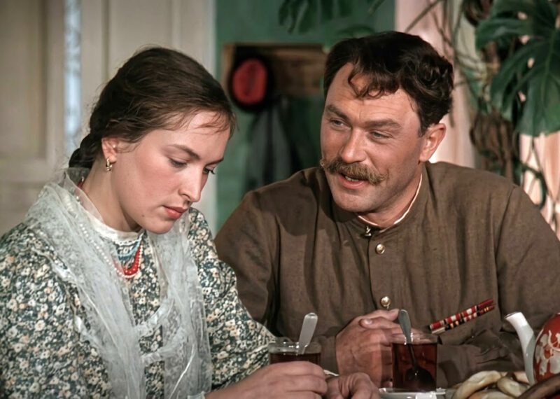 Клара Лучко и Сергей Лукьянов на съемках «Кубанских казаков»
