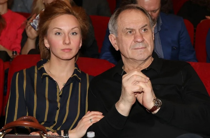 «Не женитесь, если не по любви»: четыре брака Валерия Афанасьева и встреча на полу сцены