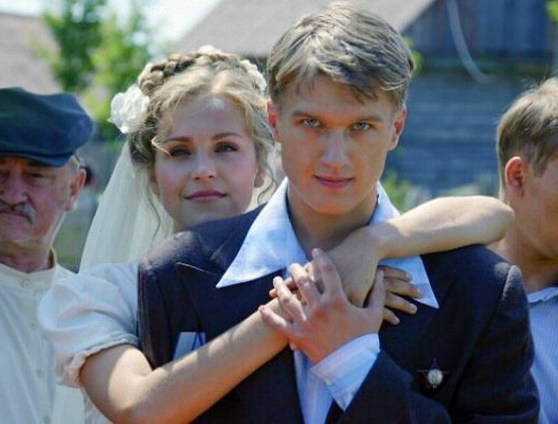 С Еленой Дудиной на съёмках «Вчера закончилась война»