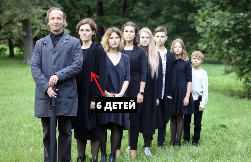 Оксана Арбузова с супругом Иваном Охлобыстиным и детьми