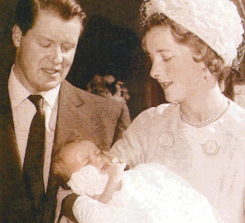 Крестины Дианы в церкви Святой Марии Магдалины в Сандрингеме, 1961 год