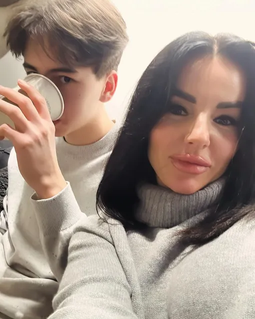 Юлия Волкова с сыном Самиром