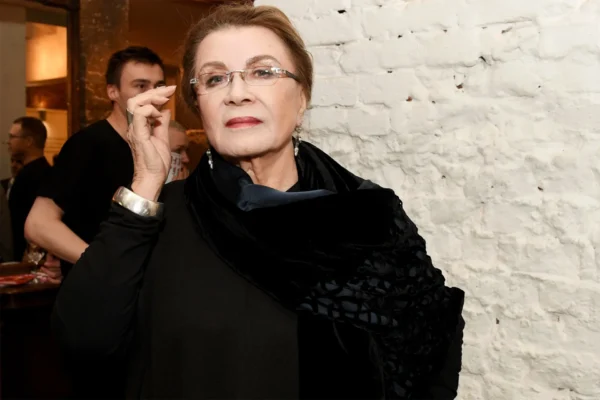 Сначала её сочли непригодной для сцены, а потом она стала легендой Таганки: как Алла Демидова пришла к своим 90 годам