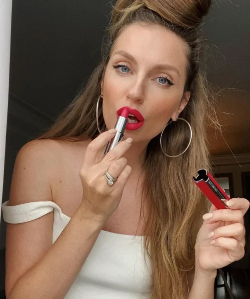 «После ботокса давило виски»: что пережила Саша Савельева и почему инъекции могут сопровождаться головной болью