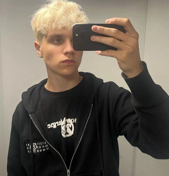 19-летний сын Булановой и Радимова записал рэп-альбом, а теперь учится