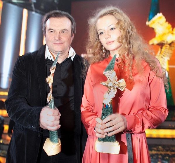Юлия Пересильд вышла замуж, а Алексей Учитель появился на красной дорожке с 29-летней возлюбленной