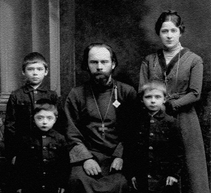 От исключения за Толстого до расстрела в 1937-м: судьба деда Михаила Боярского