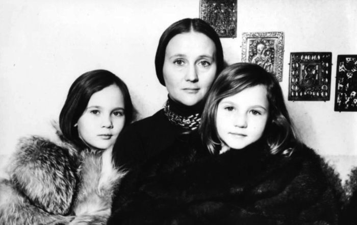 Звезда «Добровольцев» Микаэла Дроздовская погибла в 41 год — её дочерей вырастили другие женщины