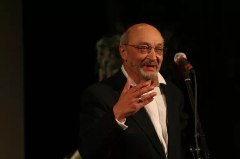 Михаил Козаков