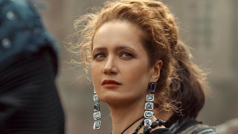 Виктория Исакова в образе доны Оканы из сериала «Трудно быть богом»