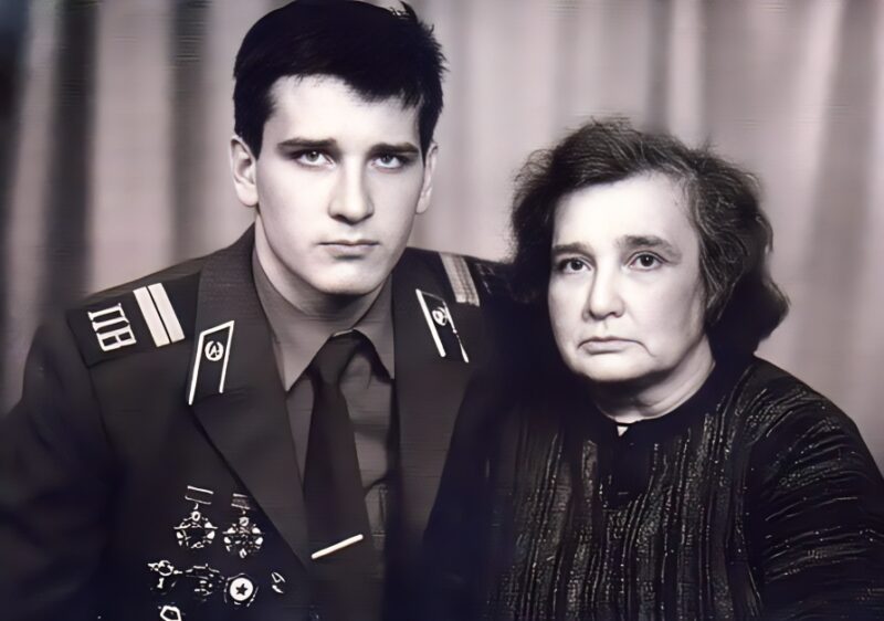 Будущий актёр с матерью