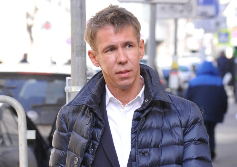 Алексей Панин на улице