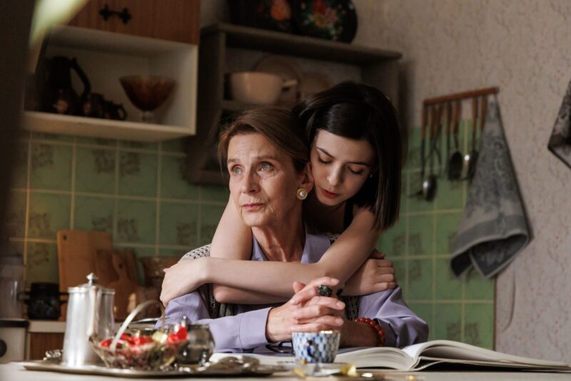 Елена Сафонова в фильме «Чужой звонок», 2026 год