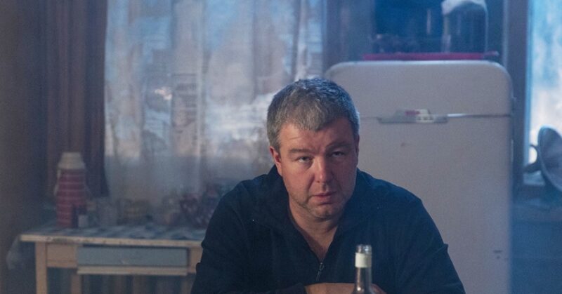 Александр Робак — человек у чёрного «Хаммера» в «Брат-2» — снялся в горной «Вершине» на 3300 метрах