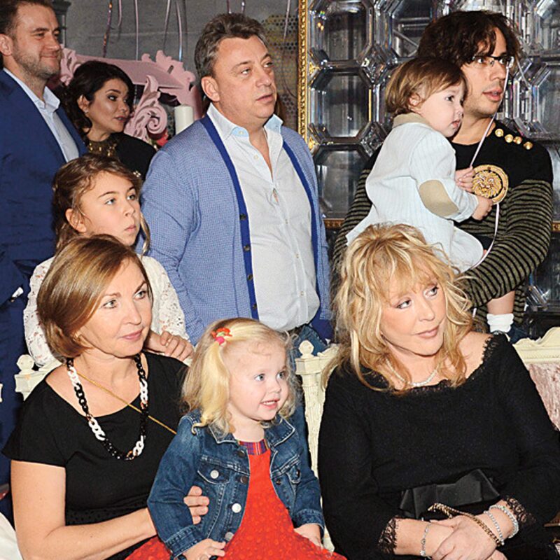 Продюсер Максима Галкина бросил эстраду ради оружия