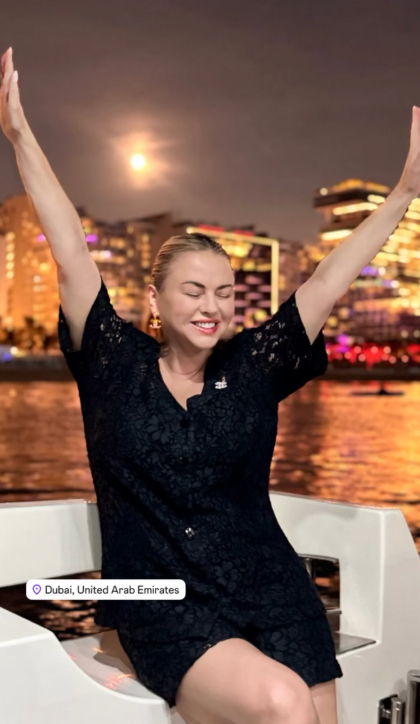 Анна Семенович на отдыхе в Дубае