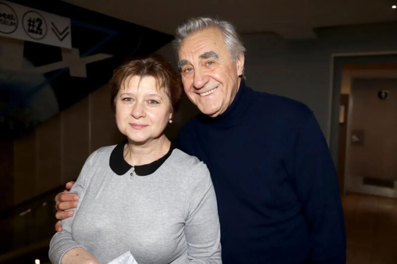 Внучка Мирра каждый год поздравляет Анатолия Васильева — они родились в один день, но ответа нет