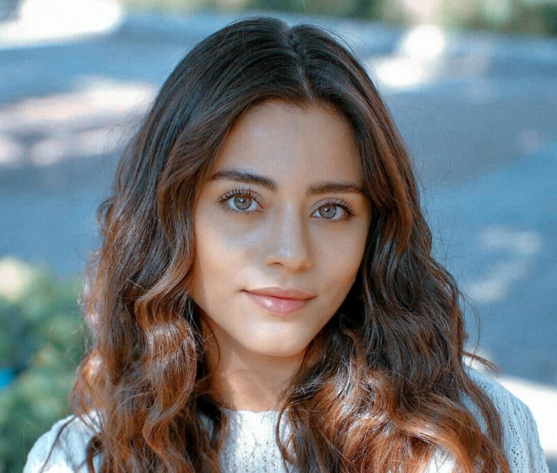 Звезда «Зимородка» и выпускница консерватории: кого Maxim включил в десятку самых красивых актрис турецких сериалов