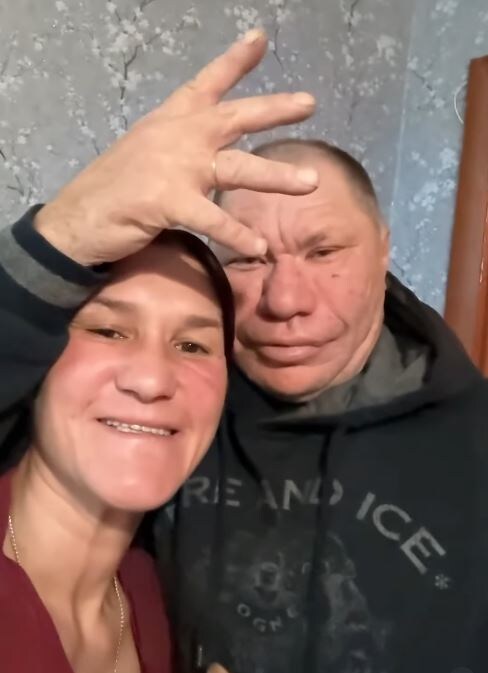 Олег Монгол расписался с Валентиной в Абакане меньше чем через месяц после шоу о грибке