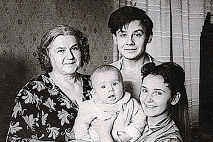 Людмила Крылова 35 лет была первой женой Табакова, пока он не ушёл к своей ученице