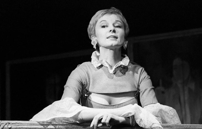 Алла Демидова.