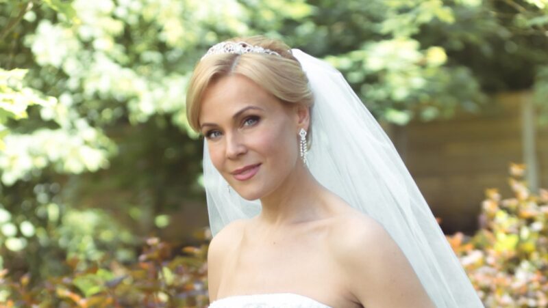 Мария Куликова играла невест в кино, а замуж вышла в джинсах — и полтора года скрывала это