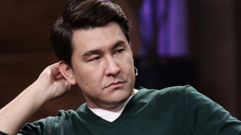 Азамат Мусагалиев вызывал хрипы на медкомиссии — чтобы семья получала пенсию