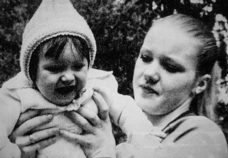 Арина Мелик-Карамова отказалась жить с Еленой Прокловой: почему мать и дочь годами не общались