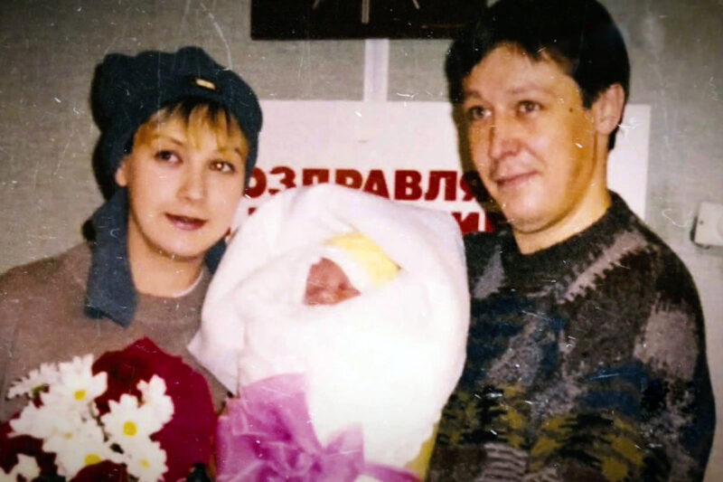 Анна Мария появилась на свет в семье артистов
