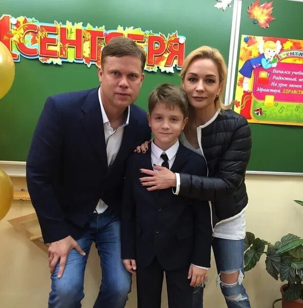 19-летний сын Булановой и Радимова записал рэп-альбом, а теперь учится