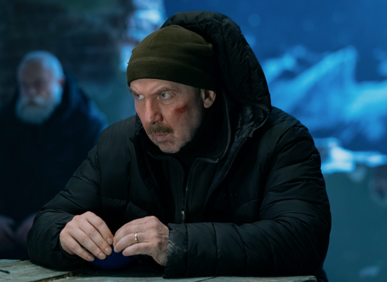 Александр Робак — человек у чёрного «Хаммера» в «Брат-2» — снялся в горной «Вершине» на 3300 метрах