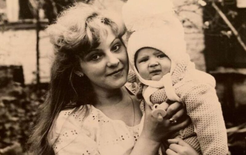Елена Лядова с мамой в детстве