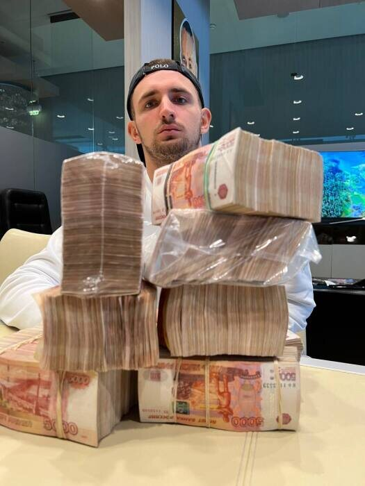 Блогер Литвин сжёг свой «Мерседес» — а свадьбу оценили в 100 миллионов