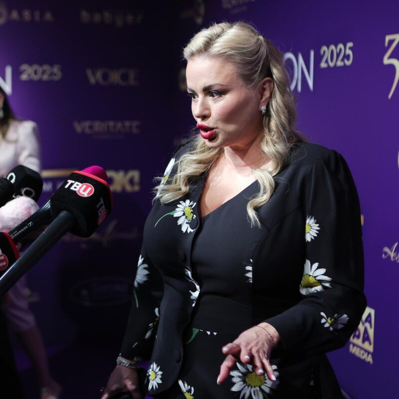 Анна Семенович на публичном мероприятии