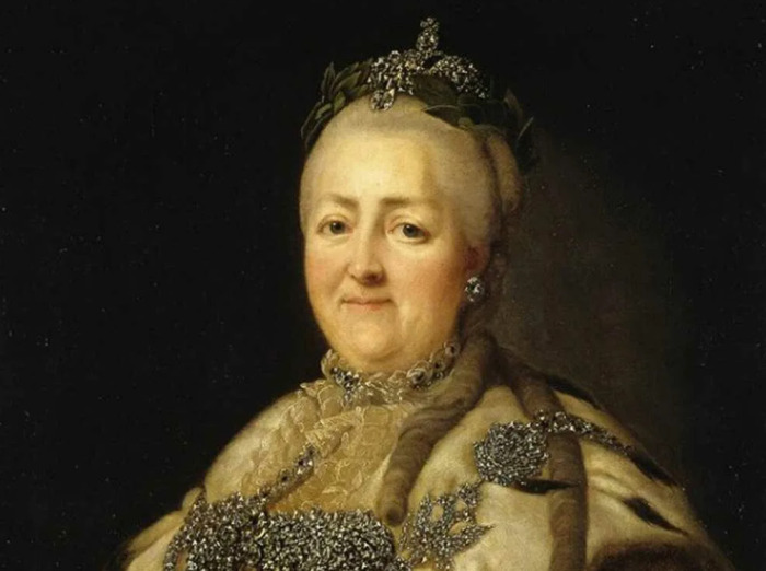 Екатерина II умерла от инсульта. При чём тут карлик с ножом?