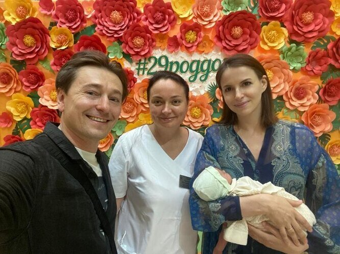 Выписка из роддома Орбакайте, Муцениеце, Зудиной и Матисон: что осталось за архивными кадрами