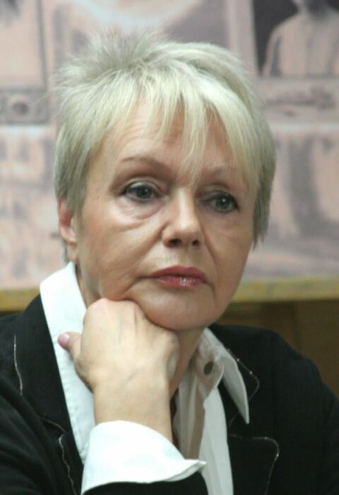 Марина Шиманская: муж ушёл к лучшей подруге, а она сыграла Наину Ельцину в «Короне»