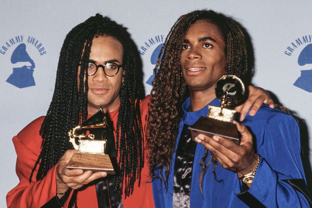 Участники Milli Vanilli с премией Grammy