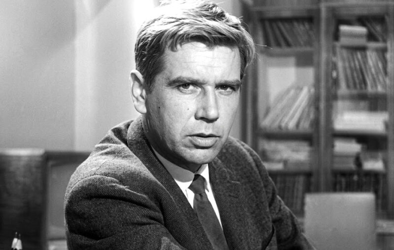 Кадр из комедии «Черт с портфелем»: первая работа Николая Волкова в кино, 1966 год