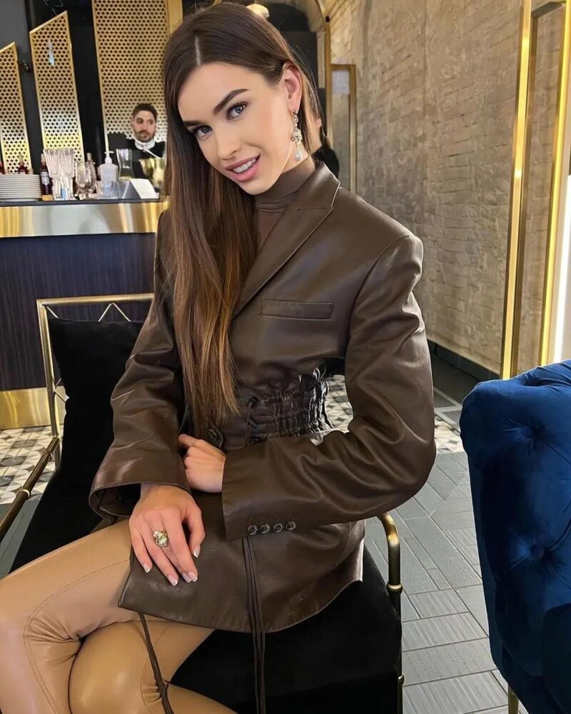 Анна вернулась к съемкам и занялась психологией