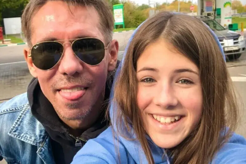 Алексей Панин с дочерью Анной на совместной фотографии