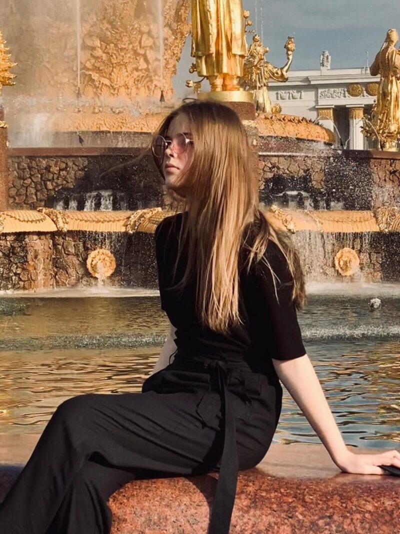 Евгения Абдулова выбрала режиссуру: почему дочь актёра просит судить её не по фамилии
